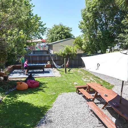 הוסטל כרייסטצ'רץ' Around The World Backpackers מראה חיצוני תמונה